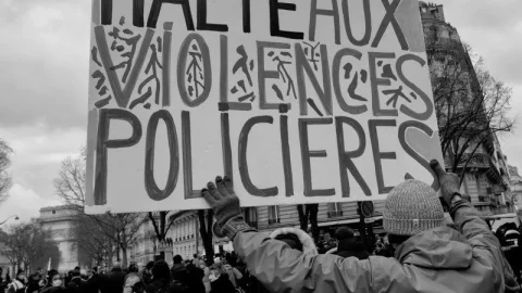 Pétition lancée par la ldh contre la répression policière